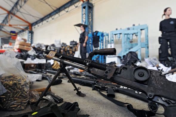 La presidente electa, Dilma Rousseff, apoyó la participación de las Fuerzas Armadas en la incursión en las favelas dominadas por el narcotráfico y respaldó la continuidad de los patrullajes militares en el lugar, según dijo el gobernador de Río de Janeiro.