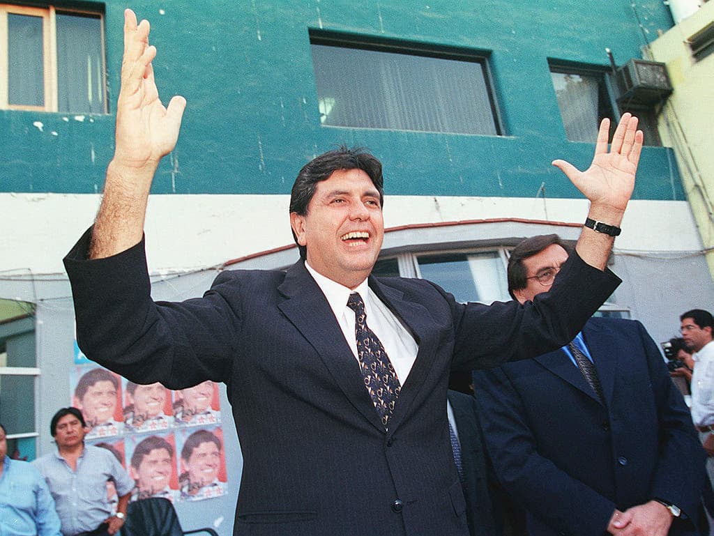 <b>Alan García</b>, expresidente de Perú, murió el 17 de abril a los 69 años, después de pegarse un tiro en la cabeza poco antes de ser arrestado por estar vinculado en el caso de corrupción de Odebrecht.