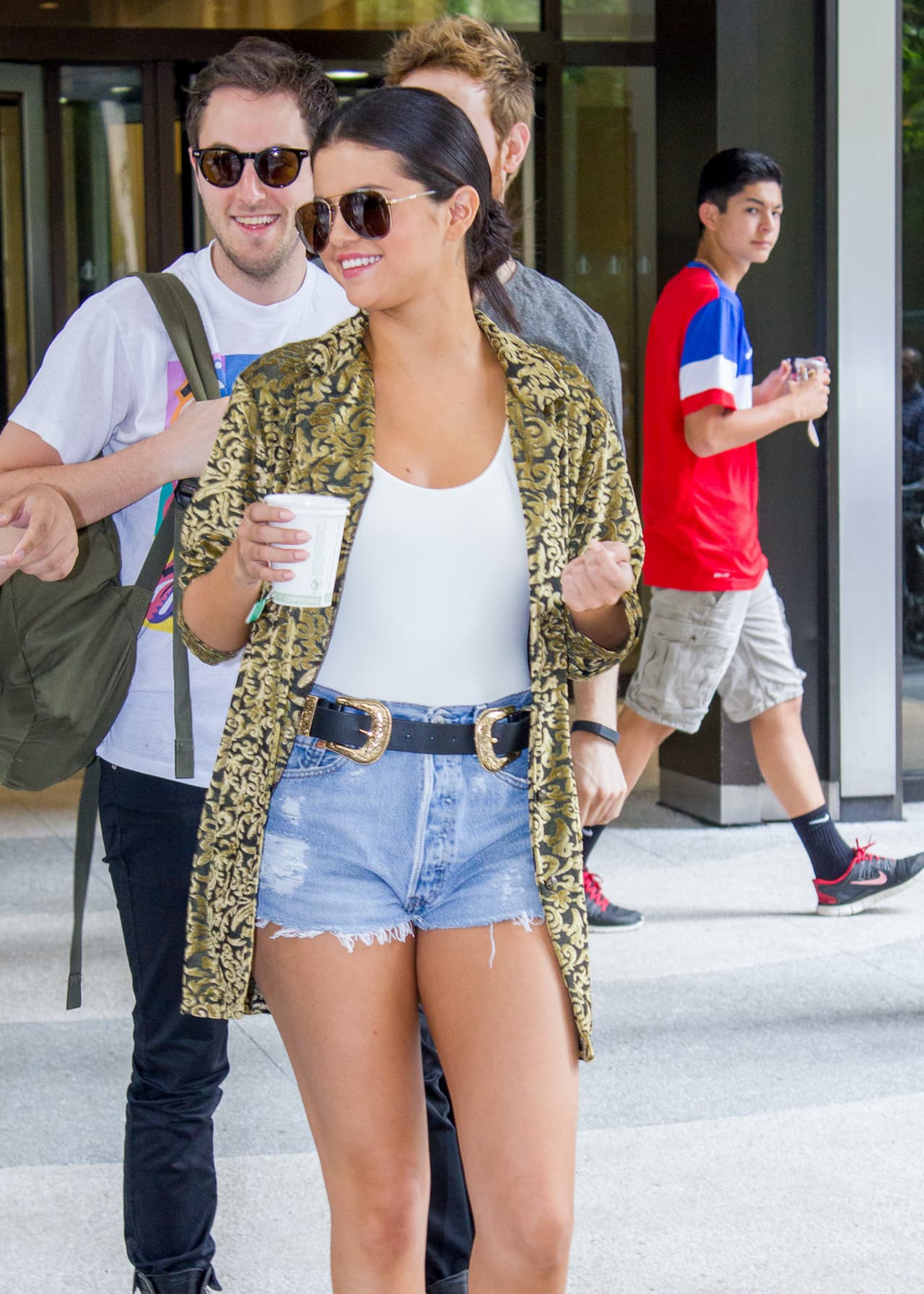 A Selena le encanta usarlos en su 'street style'.