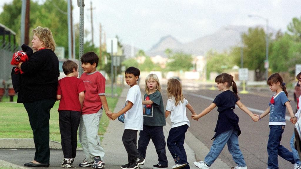 “Una de la ayuda más importante es la que recibirán los niños menores de 6 años de edad optarán a un crédito de hasta 3,600 dólares aquellos mayores de 6 años hasta los 17 años recibirán 3,000 dólares”, aseguró el representante federal por Illinois a Noticias Univision Chicago. 
<br>
