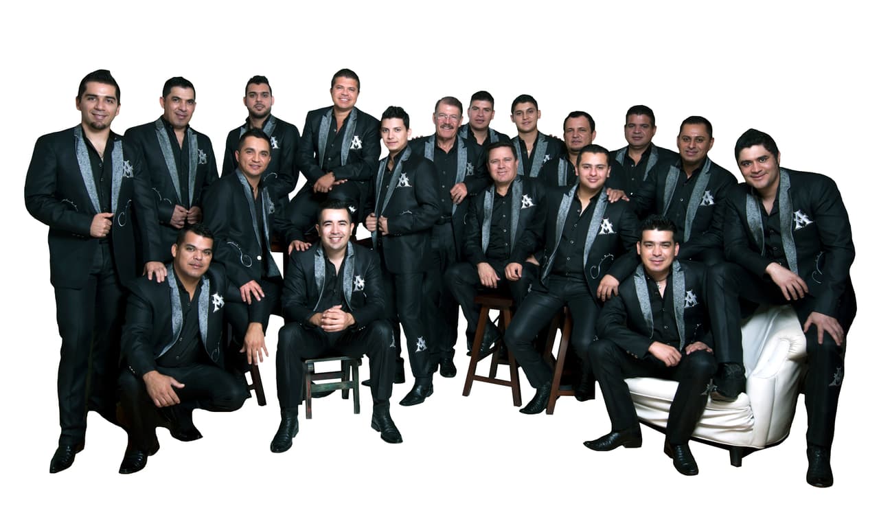 ¡Arriba el regional mexicano! La Arrolladora Banda el Limón de Rene Camacho estará bien presente y pondrá a todos a bailar y cantar con sus hits.