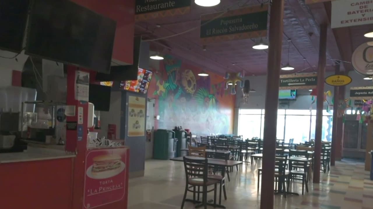 "Quieren acabar con nuestra comunidad", negocios en barrios latinos de Minneapolis se vacían por miedo al ICE