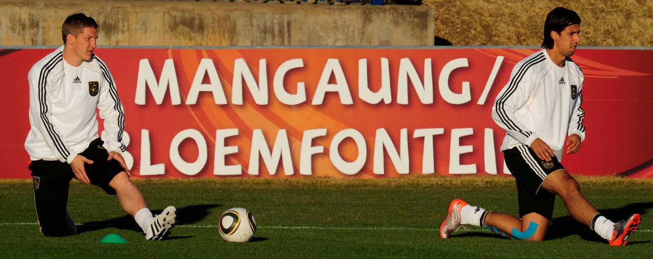 Löw tomó nota de lo hecho por Van Gaal con Schweinsteiger: él sería pareja con Sami Khedira en la torre de control de Alemania.