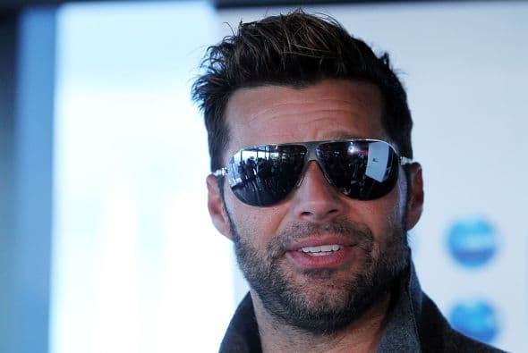 RICKY MARTIN: Ya no es ninguna novedad que la megaestrella internacional, ganador de cinco Latin Grammy, es un ferviente defensor de la educación. Además de apoyar diferentes causas humanitarias, recientemente, el cantante inauguró un centro educativo para 110 chicos en Puerto Rico.