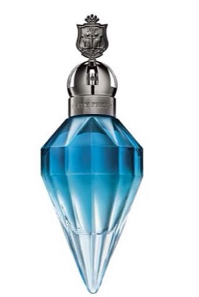 Contiene ciruela, bergamota y frutas del bosque; las notas del corazón son jazmín sambac (sampaguita), frangipani y celosia; finalmente el fondo tiene praliné, cachemira y pachulí.