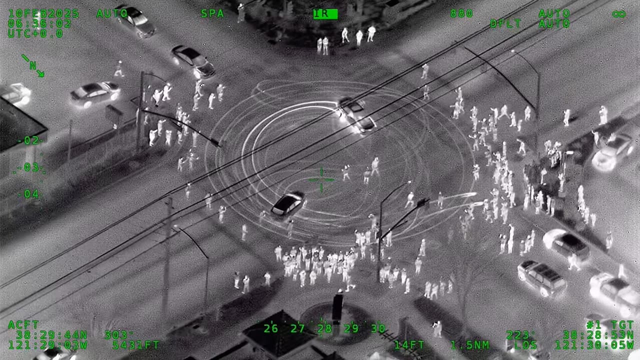 Reunión ilegal de automóviles termina en una persecución a más de 160 mph: el momento quedó grabado en video