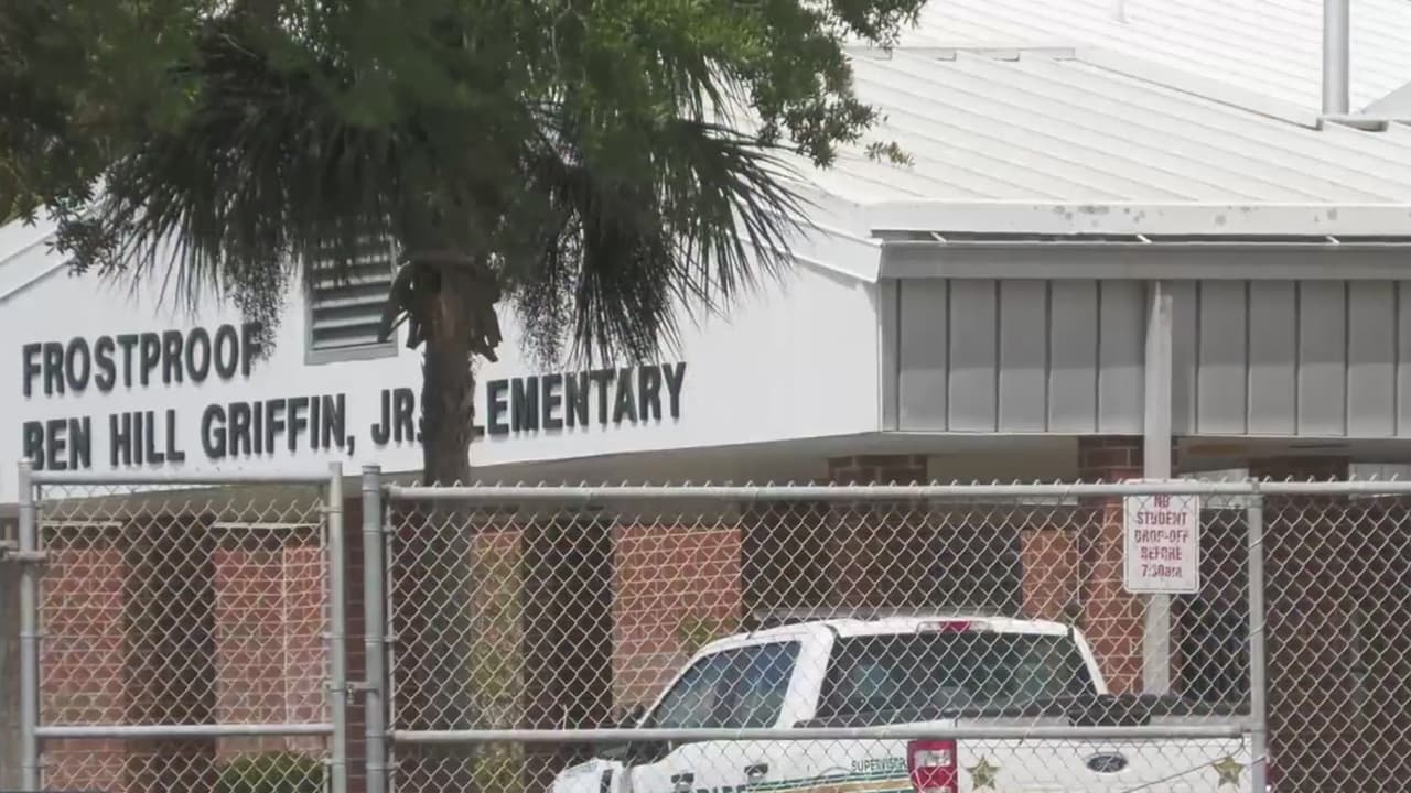 Los investigadores aseguraron que 
<b>aún no está claro por qué Emmanuel cometió el crimen</b> y lo mismo piensan sus familiares, porque no hay una razón aparente. "Ella siempre estuvo llena de vida, animando y apoyando", aseguró Marisol Longo, la mayor de los tres hijos.