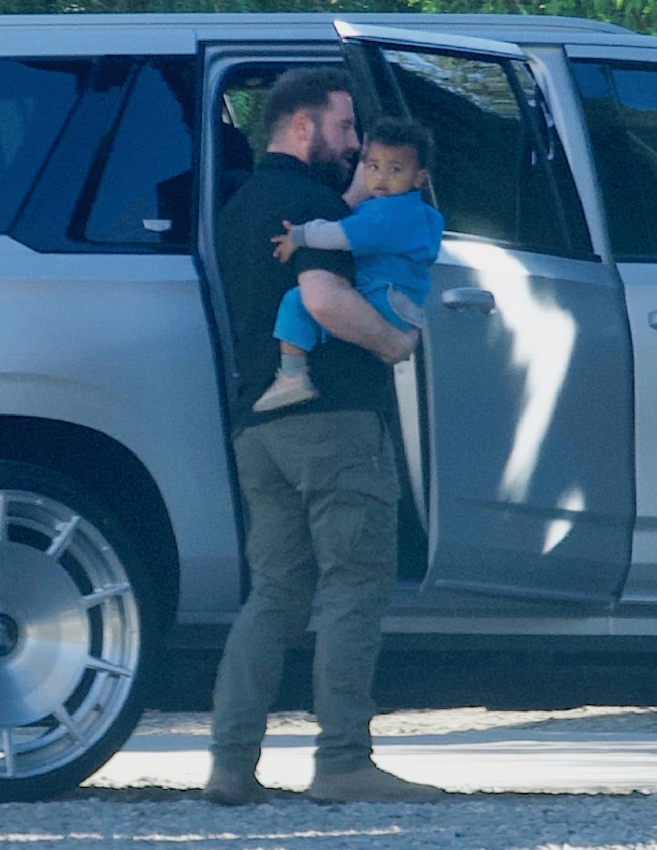 El hijo menor de la familia Kardashian-West reparó en que estaba siendo fotografiado.