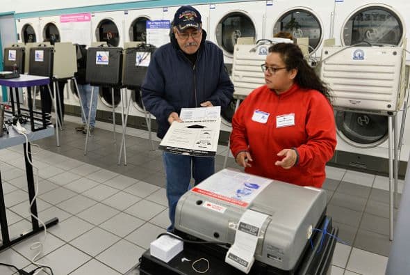 Por eso en Chicago decidieron instalar un centro electoral en una lavandería.