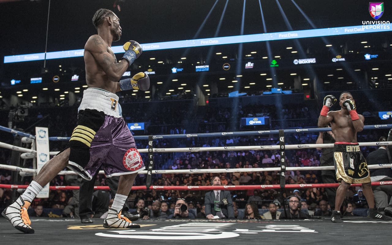 En otro combate, Robert Easter Jr. se impuso por decisión mayoritaria al dominicano Javier Fortuna. Dos jueces vieron 114-115 y 115-112 para Easter Jr. Y el otro vio ganador a Fortuna por 114-115.