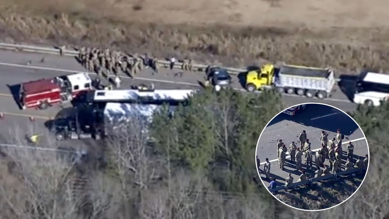 Choca autobús que llevaba a soldados en la autopista NC-87 en Sanford