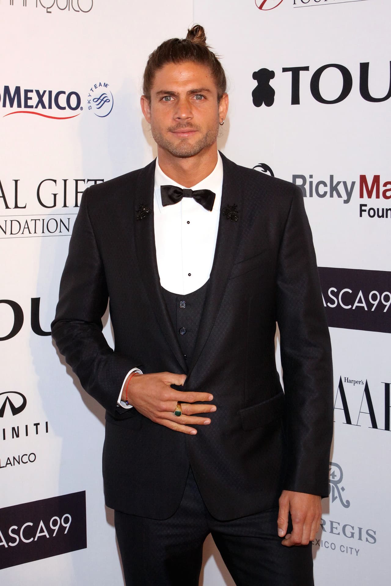 Ante este panorama, el argentino asegura que nada es cierto: "
<b><a href="https://www.tvazteca.com/aztecauno/venga-la-alegria/notas-vla/notas/horacio-pancheri-gala-montes-noviazgo-rompimiento-marimar-vega-entrevista" target="_blank">Siguen escribiendo cosas feas</a></b>, involucran gente", dijo al matutino 'Venga la alegría'. 
<br>