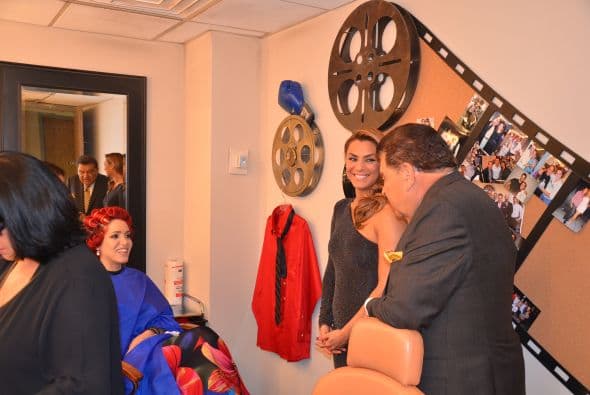 Después unos segundos para dar algunos consejos a los nuevos talentos, sobre todo para calmar los nervios. Sin duda que en 51 años de experiencia el Don tiene mucho que aportar.