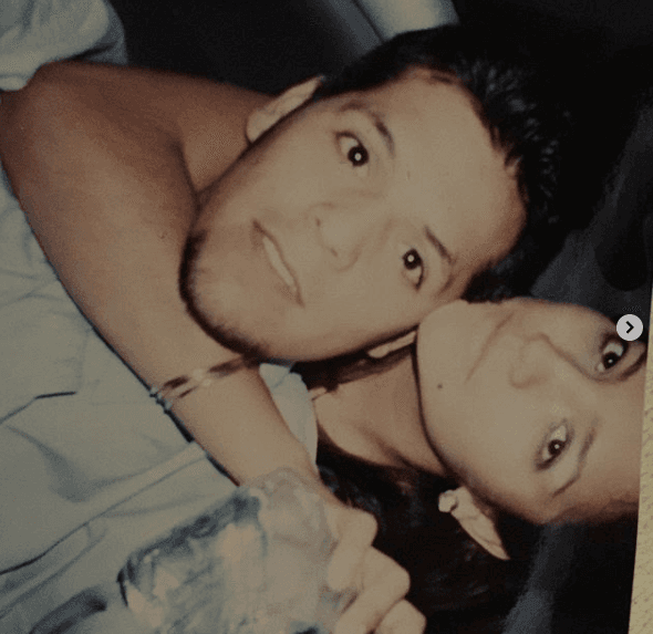 Con fotos como esta, Linda Cuevas Figueroa 
<b>también ha contado más sobre la historia de amor </b>que vivieron.