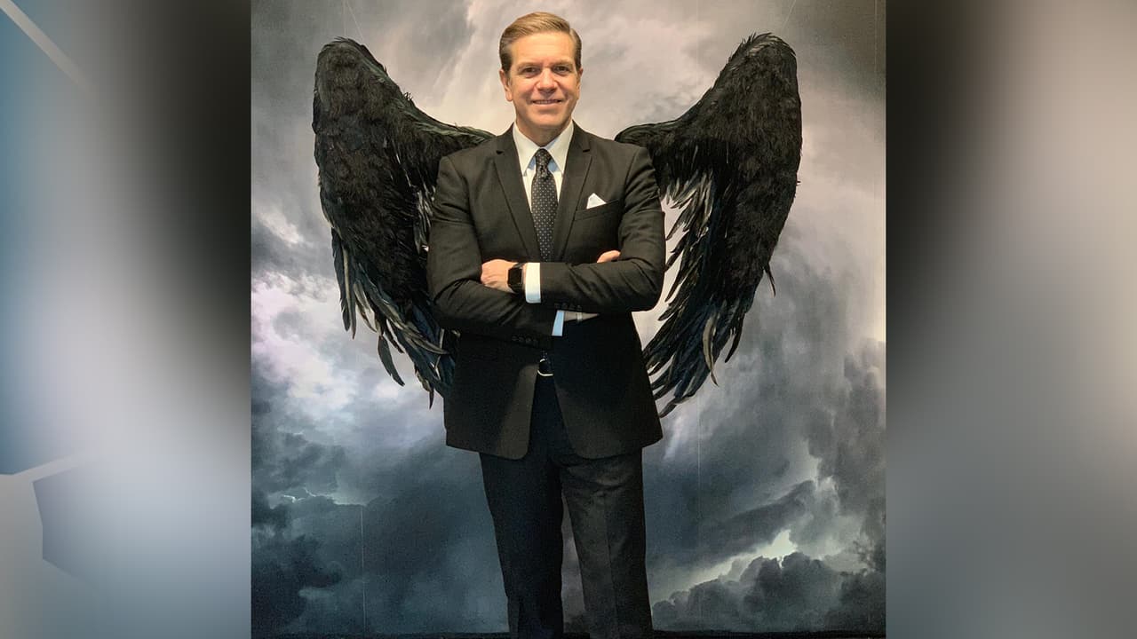 Uno de los primeros en llegar fue Raúl Peimbert, presentador de Noticias Univision 45.