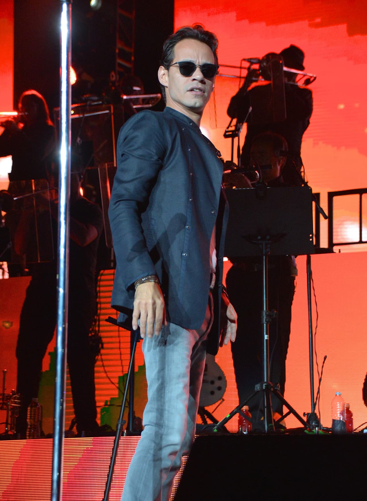 Además de seguir con su tour 2015, el salsero comparte el escenario con Carlos Vives.