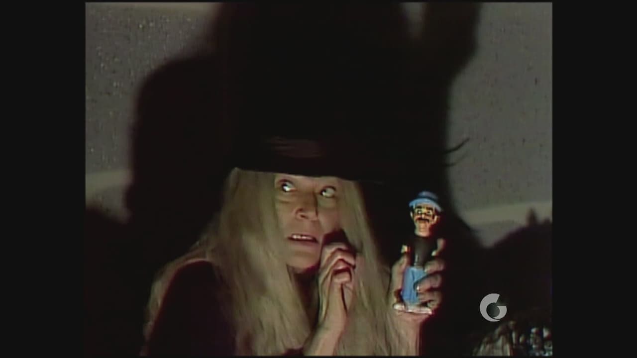 ¡Qué miedo! Doña Clotilde ahora sí que se convirtió en una bruja.