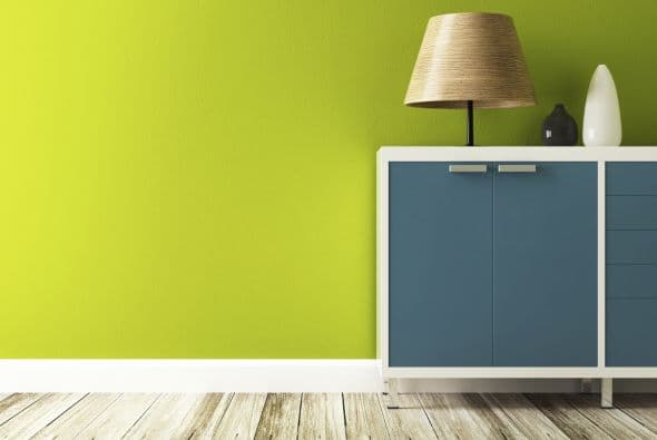 Mejor, apuesta por un pequeño mueble en el sótano o el ático, para guardar las cosas que utilizas eventualmente.