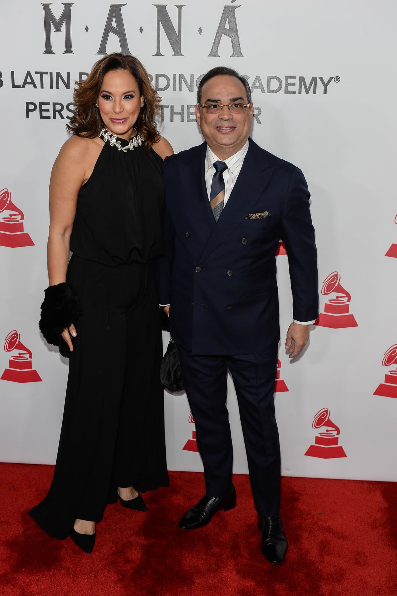 El maestro Gilberto Santa Rosa junto a su esposa, la actriz y presentadora Alexandra Malagón.