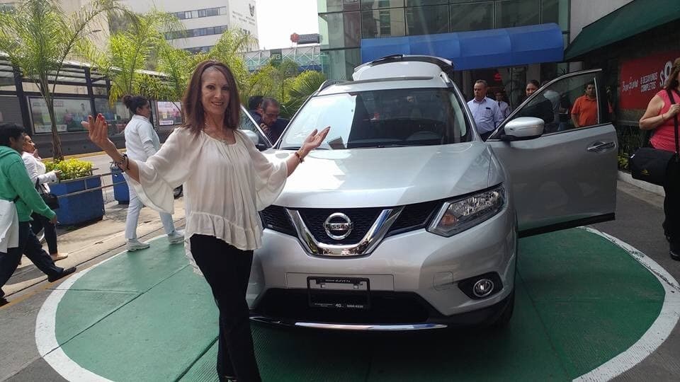 Solo hubo un inconveniente, Viola no sabe manejar: “Gracias Dios por este regalo que me diste, gracias a Pabellón Cuauhtémoc por este regalo tan especial, saludos mi gente bella y ahora aprender a manejar, nunca es tarde”.