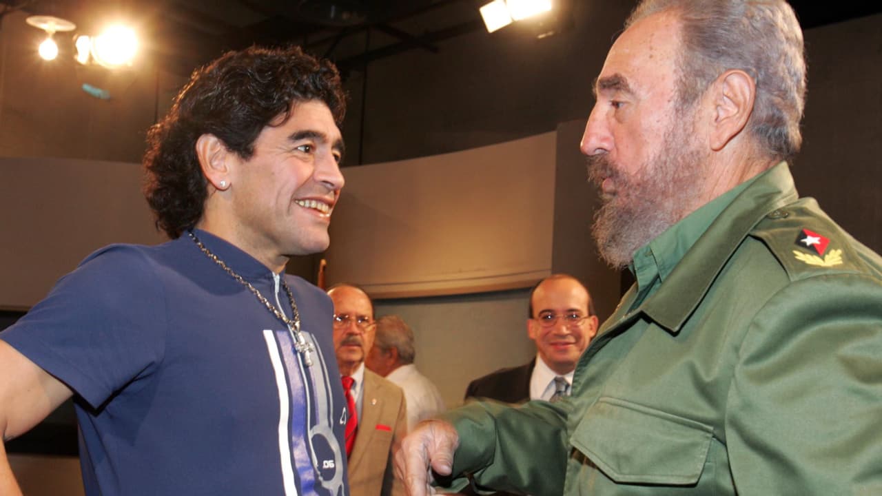 Diego Armando Maradona murió el mismo día que su amigo Fidel Castro