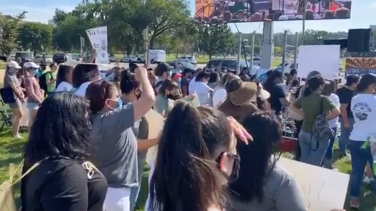 A partir de las 10:00 inició la
<b><a href="https://www.univision.com/local/houston-kxln/una-caravana-parte-desde-texas-hacia-washington-dc-para-exigir-justicia-para-vanessa-guillen-video">marcha de Justicia</a></b> por Vanessa que partió desde el Capitolio y llega hasta la Casa Blanca.