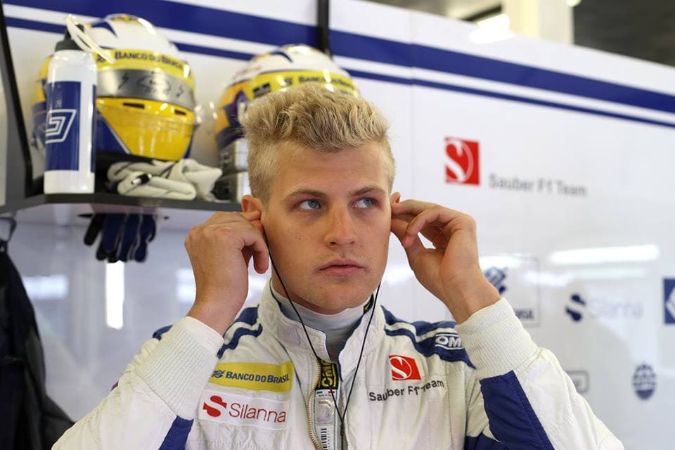 El sueco Marcus Ericsson, de 26 años, disputa su tercera temporada en la máxima (debutó en 2014 con Caterham). Llegó a Sauber en 2015 y anotó todos sus puntos en esta escudería. Su mejor resultado fue un 8° puesto en Australia el año pasado.
<br>
<br>