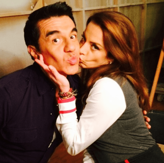 Adrián y la guapísima Silvia Navarro.