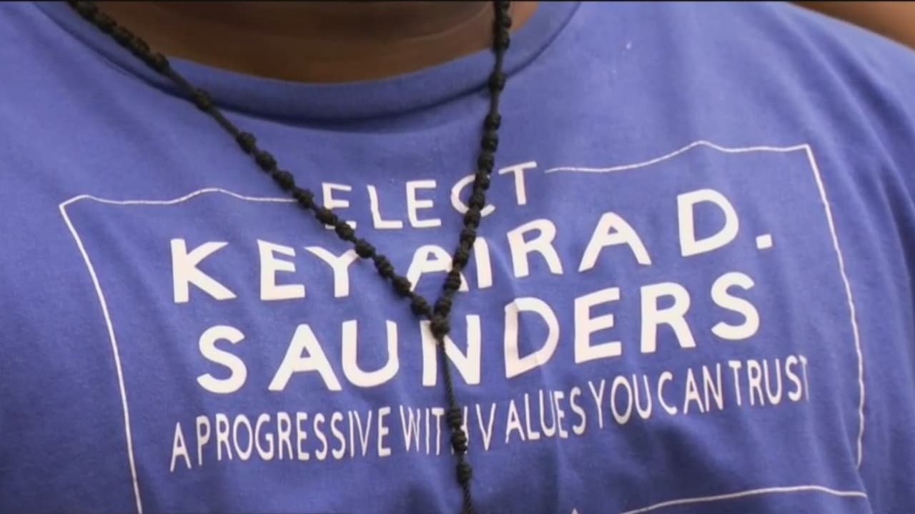 Nuevos cargos para el hombre captado en video agrediendo a una mujer