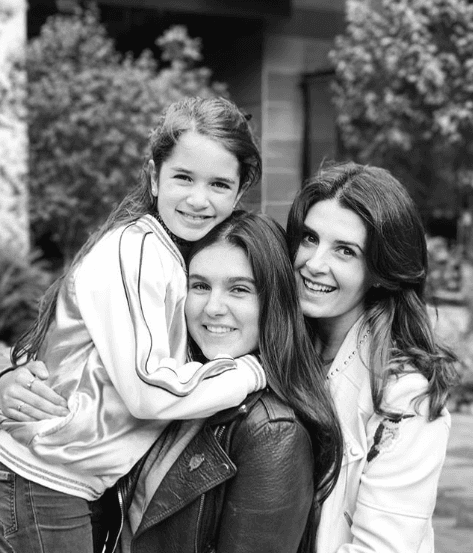 Luego de 9 años de su boda por el civil, Mayrín y Eduardo Santamarina han mantenido la unión entre los hijos que cada uno concibió con las parejas que tuvieron en el pasado.