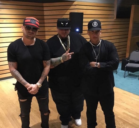 Él también ha hecho amistades grandes con personalidades como Yankee.