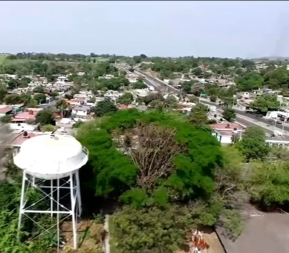El pasado viernes 22 de abril, tres amigas quedaron en juntarse para comer en Tonila, Jalisco -en el occidente 
<a href="https://www.univision.com/temas/mexico-city">mexicano</a>- antes de trasladarse al vecino estado de Colima y tras llegar al punto acordado, 
<b>ya no hubo más noticias de ellas. </b>
<br>