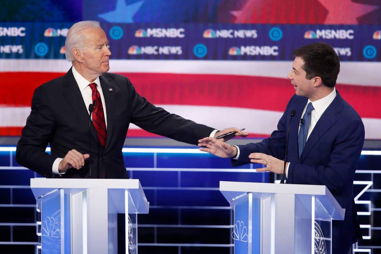 <b><a href="https://www.univision.com/temas/joe-biden">Joe Biden</a></b> 
<b>esta vez no fue el centro de los ataques</b>. Fue uno de los que menos habló, pero cuando lo hizo, fue conciso y calmo. Tras un comienzo débil, fue ganando espacio. En sus intervenciones hizo énfasis en su experiencia política como vicepresidente de 
<a href="https://www.univision.com/temas/barack-obama">Barack Obama</a>.