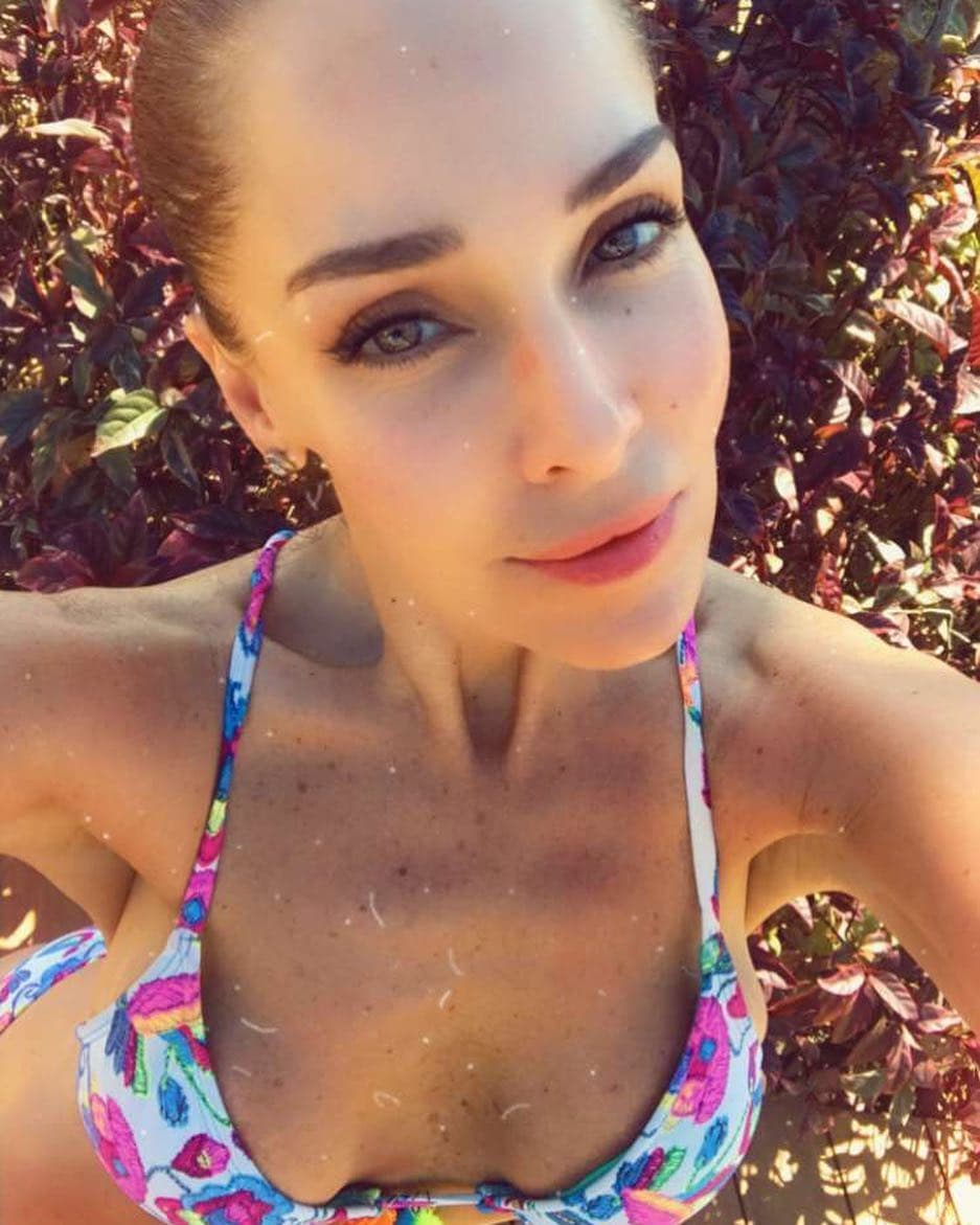 Sharis Cid se dijo preparada para "todo lo que venga" en cuestiones de trabajo, y comentó que se sentía "con mucha alegría y feliz".