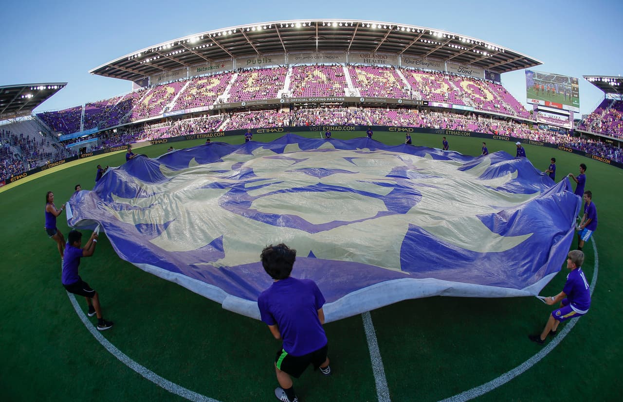 En el Orlando City Stadium comenzó la semana 13 de la Major League Soccer, con el local buscando consolidar su condición y el visitante en busca de romper una racha de derrotas.