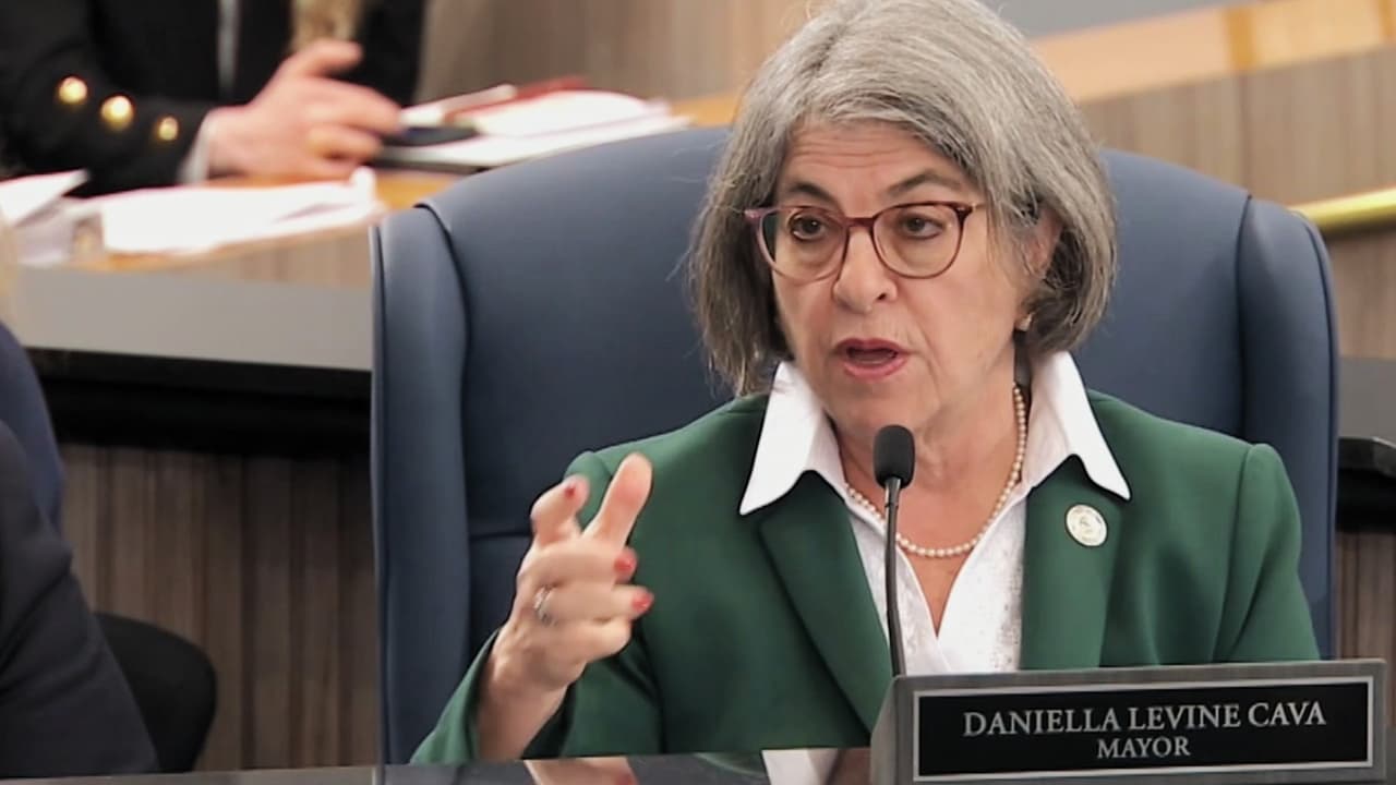 Alcaldesa Levine Cava asegura que ya no hay déficit en Miami-Dade