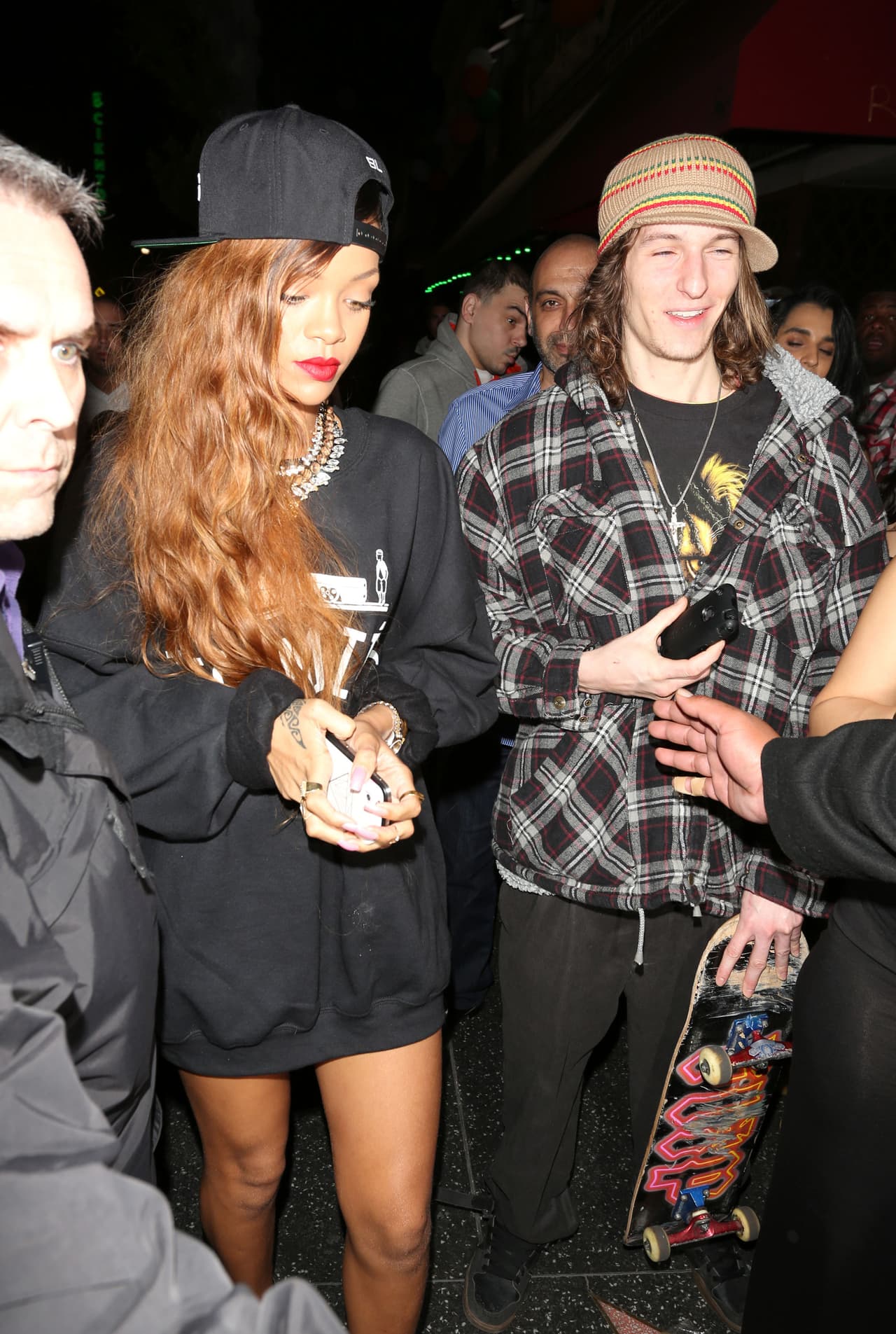 ¿Quién dijo pena? A ella le fascina enseñar su cuerpecito.