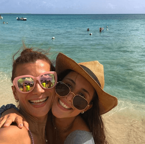 Su esposa Cristy Bernal también dedicó unas palabras a la cumpleañera: "Sé que vienen cosas increíbles para ti y algunos momentos de decisiones fuertes para tu futuro pero se que con tu manera de ser y ver la vida podrás con eso y más".