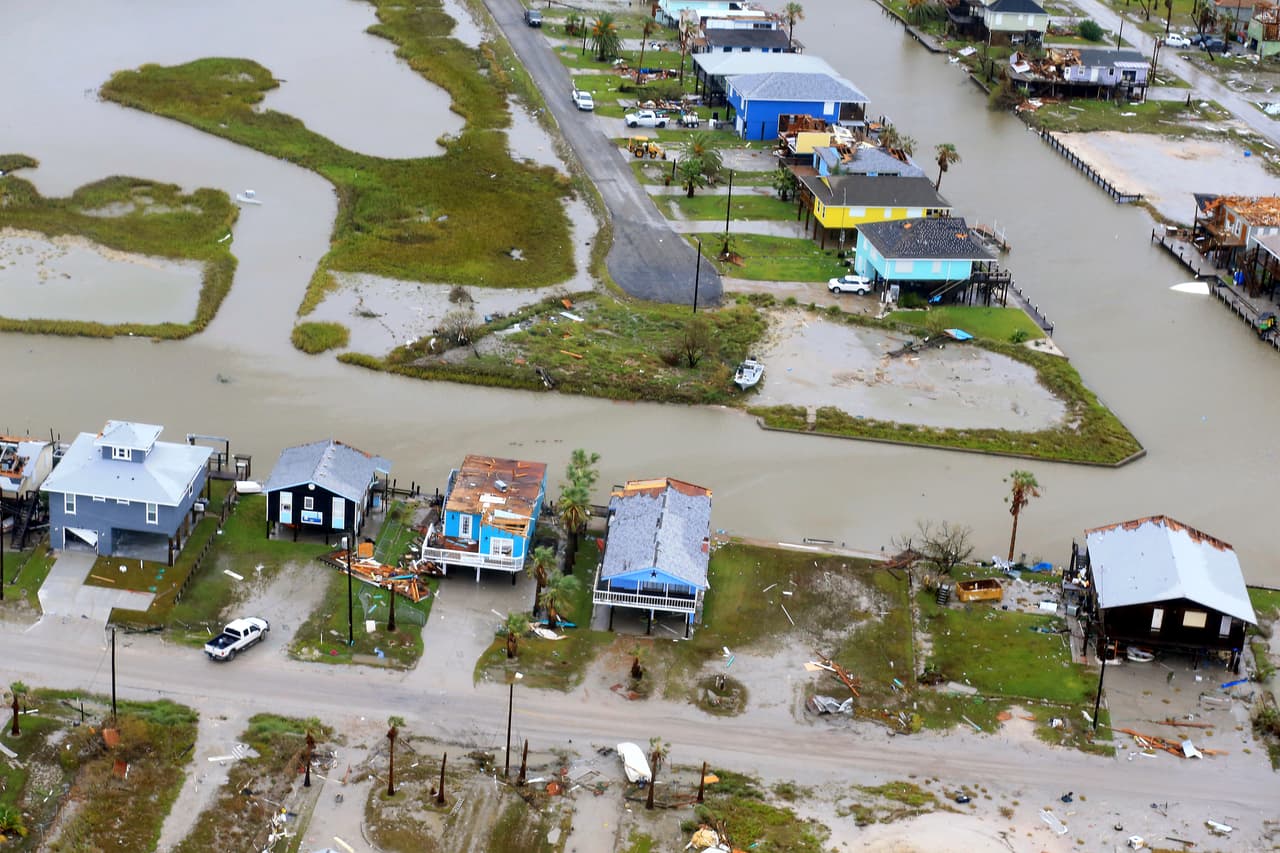 Casas destruidas en Corpus Christi, cerca de donde tocó tierra el Huracán Harvey.
