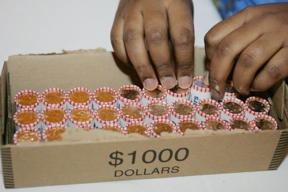 Antes de que se diera a conocer la notica, la Casa de Moneda de EU tenía previsto emitir 1.6 millones más de monedas de un dólar hasta el 2016.