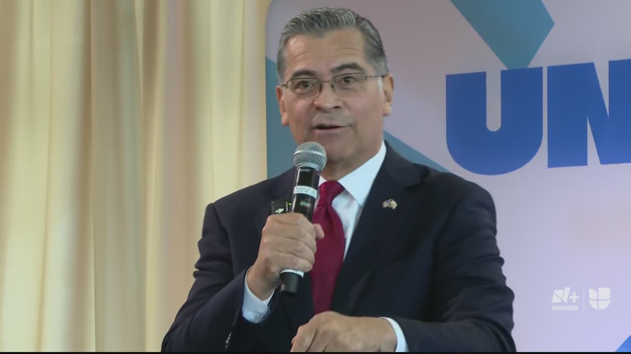 "Ustedes son el futuro del estado": Xavier Becerra a familias de California asustadas por operativos migratorios