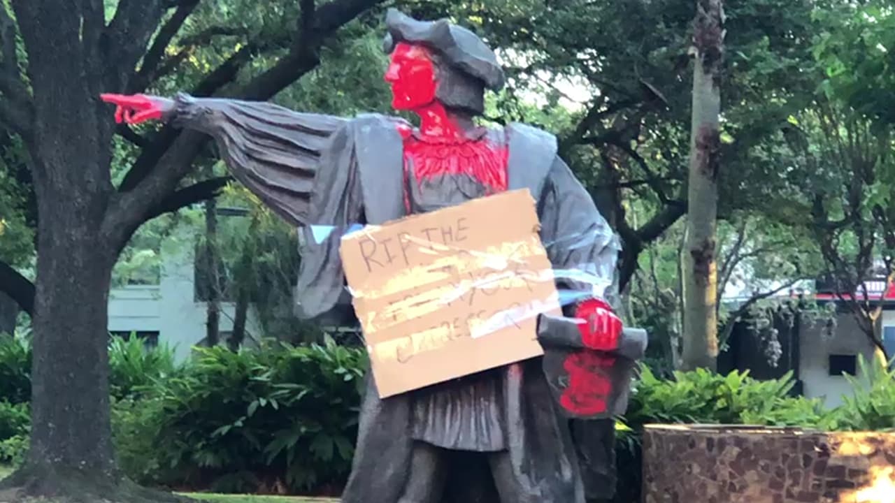 El jueves 11 de junio amaneció con la cara y manos pintadas de rojo.