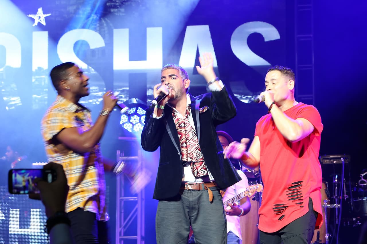 El trío: Yotuel, Roldán, y Ruzzo.