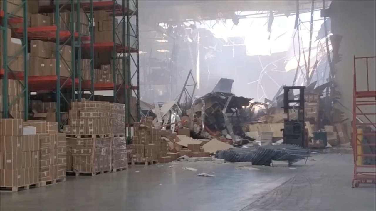 12 heridos tras estrellarse un jet militar cerca de la base aérea March 