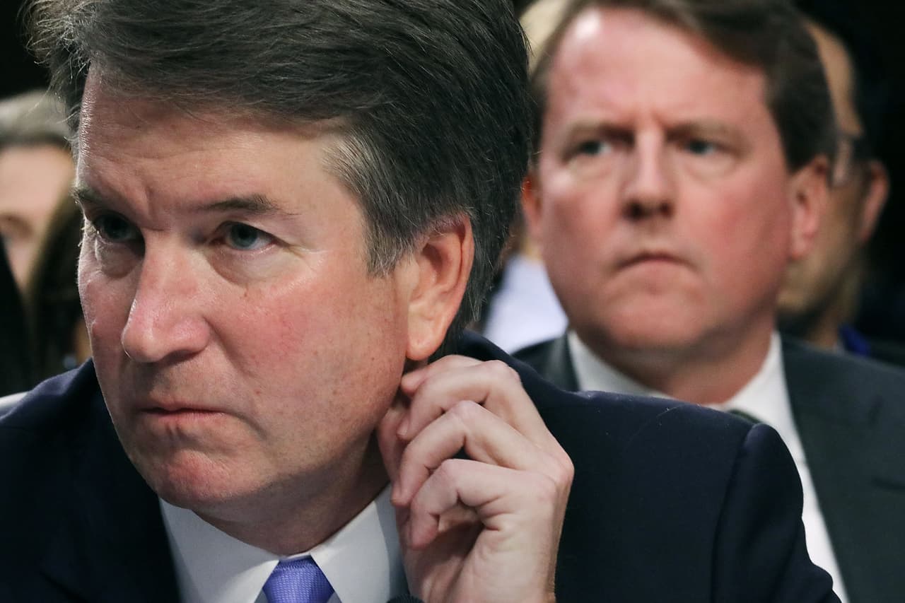 Una rebelión demócrata fuerza a publicar documentos secretos de Kavanaugh que la Casa Blanca prohibió mostrar