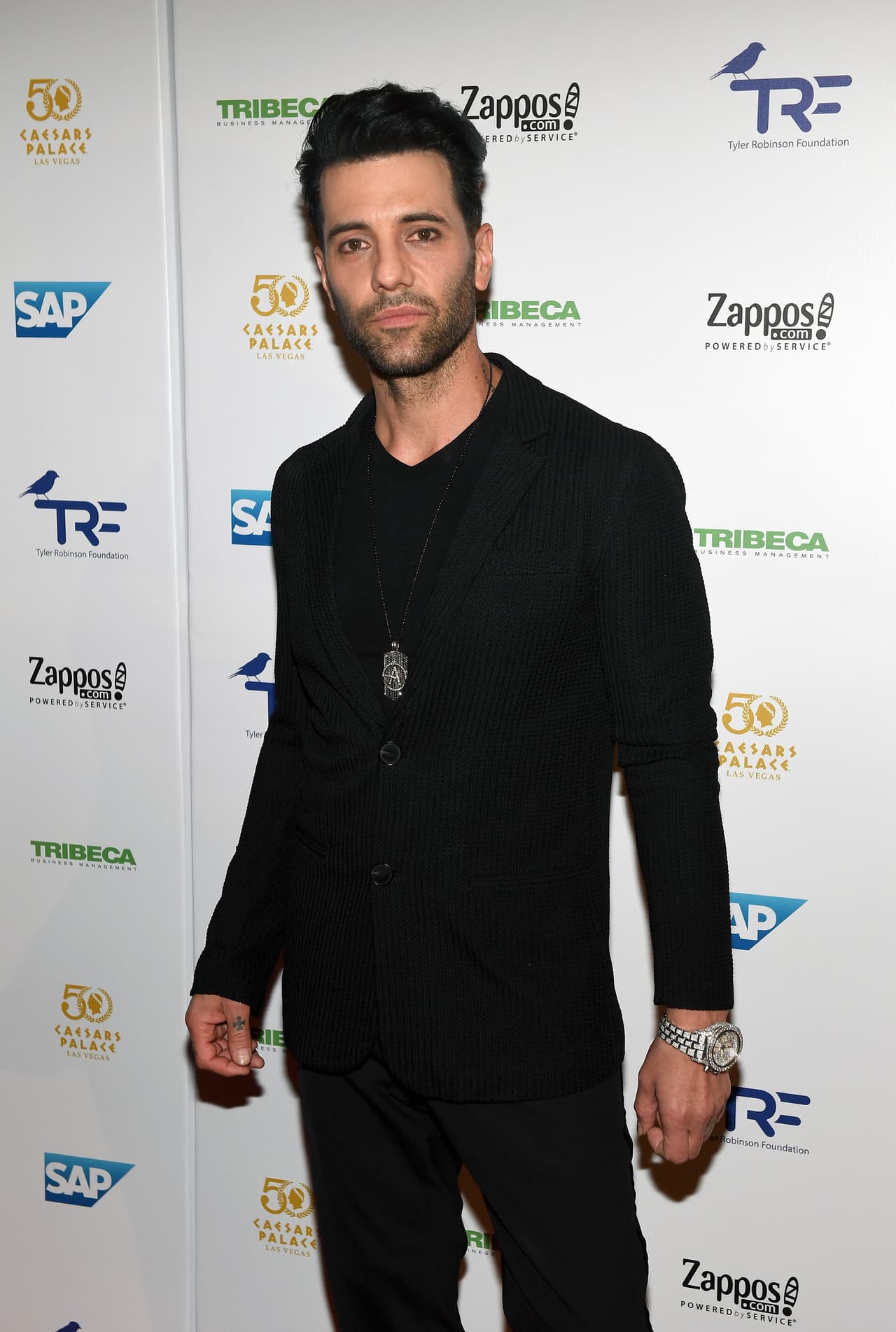 El pasado martes, el portal 
<b><a href="https://www.tmz.com/2019/12/04/criss-angel-son-cancer-back-leukemia-johnny-crisstopher/" target="_blank">TMZ </a></b>entrevistó a Criss Angel en el aeropuerto de Los Ángeles, en donde informó que su hijo mayor regresará al hospital la próxima semana para retomar el tratamiento médico.
<br>
