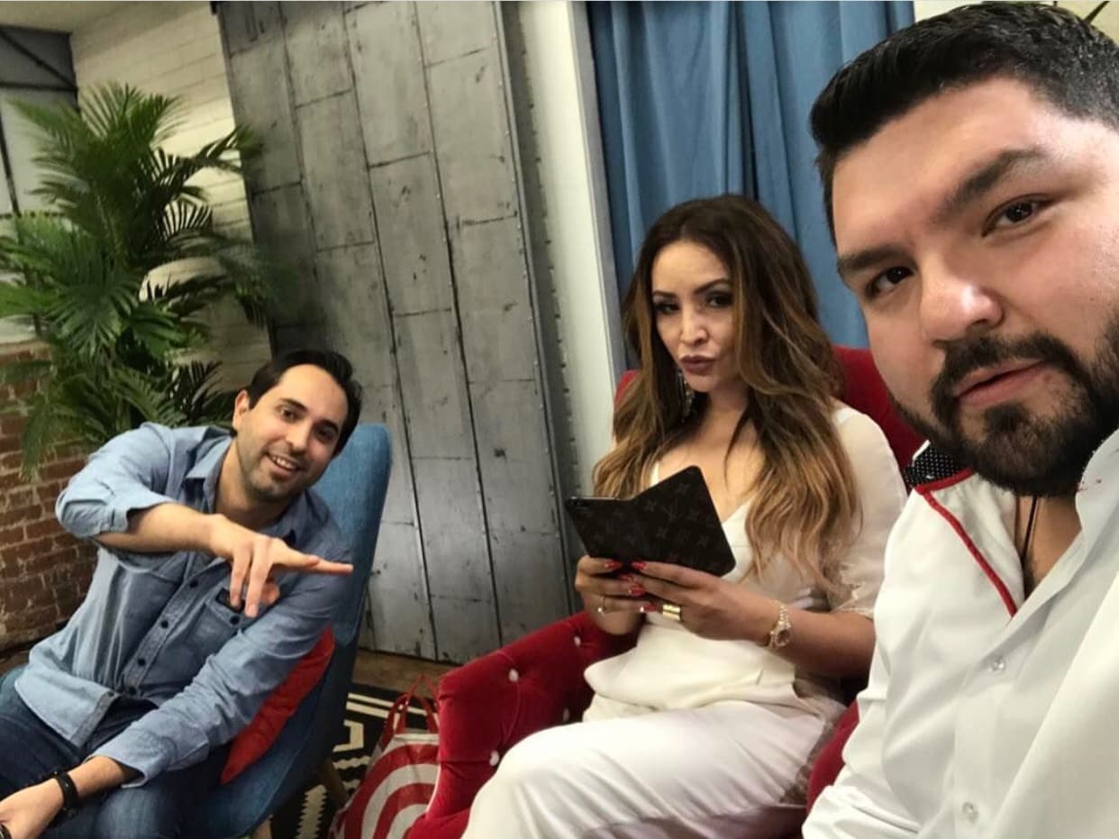 <a href="http://www.univision.com/temas/el-tambochi">El Tambochi </a>siempre quiere una selfie.