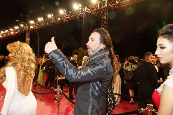 Siempre carismático, 'El Buki' recibió todas las ovaciones.