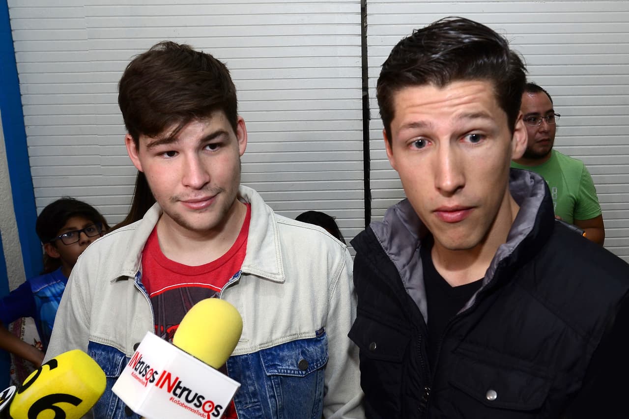 "El distanciamiento con mi papá no fue por temas del divorcio de mis papás, eso yo lo respeto, es su divorcio, es su problema, ellos son adultos. La decisión de distanciarme de mi papá fue por 
<b>motivos personales</b>", reveló en una entrevista que concedió al programa 'Ventaneando'.