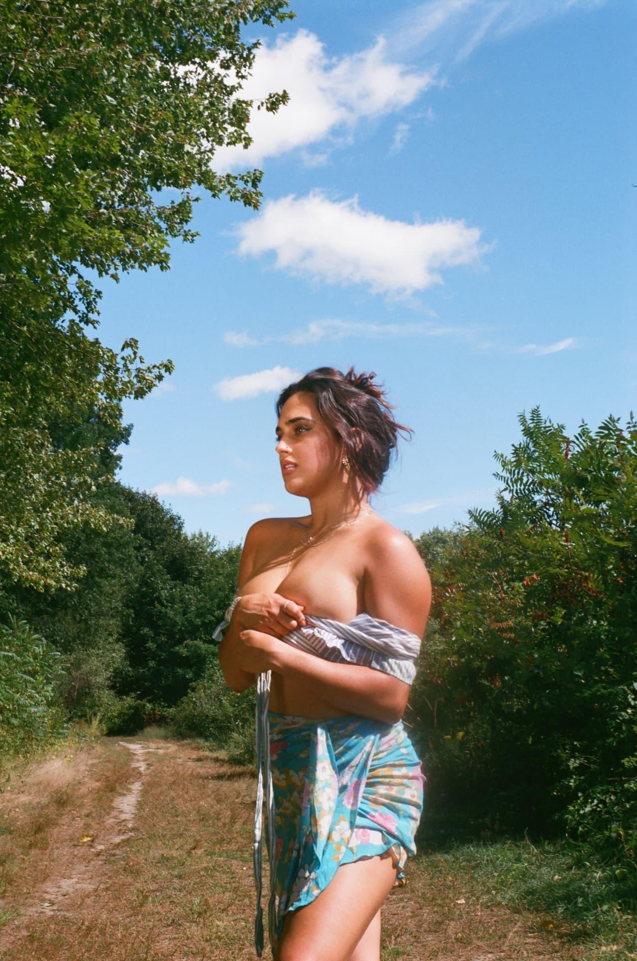 “Es muy evidente que cada vez hay más mujeres latinas que están haciendo cosas que las madres siempre consideraban embarazosas y que les enseñaron que nunca deberían hacer en público", dice Stephanie Ayala.